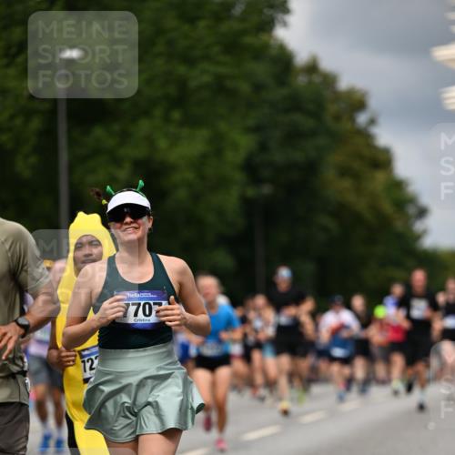 29.06.2025 - hella hamburg halbmarathon Dr. Thomas Lammeyer http://msf.ph/oto/8361741 29.06.2025 10:41:25 Kennedybrücke 56, 1022, 1118, 1253, 1276, 1339, 1488, 1490, 1597, 1819, 1952, 2072, 2104, 2199, 2272, 2552, 3165, 3230, 3398, 3428, 3714, 3873, 4347, 4618, 4733, 5146, 5224, 5560, 5640, 5786, 5940, 6243, 6584, 6804, 6821, 7202, 7235, 7707, 7823, 8257, 8258, 8315, 8758, 9054, 9055, 10024, 10112, 10476, 10762, 10798, 10862, 10919, 10931 meine-sportfotos.de