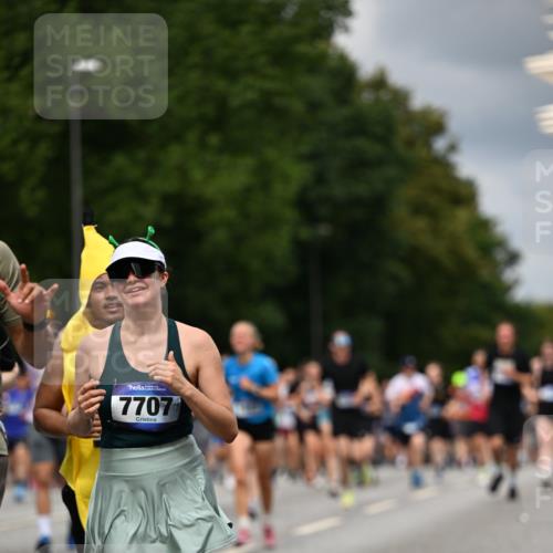 29.06.2025 - hella hamburg halbmarathon Dr. Thomas Lammeyer http://msf.ph/oto/8361755 29.06.2025 10:41:25 Kennedybrücke 56, 1022, 1118, 1253, 1276, 1339, 1488, 1490, 1597, 1819, 1952, 2072, 2104, 2199, 2272, 2552, 3165, 3230, 3398, 3428, 3714, 3873, 4347, 4618, 4733, 5146, 5224, 5560, 5640, 5786, 5940, 6243, 6584, 6804, 6821, 7202, 7235, 7707, 7823, 8257, 8258, 8315, 8758, 9054, 9055, 10024, 10112, 10476, 10762, 10798, 10862, 10919, 10931 meine-sportfotos.de