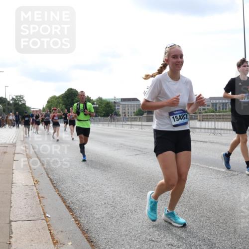 29.06.2025 - hella hamburg halbmarathon Lena Gebhardt http://msf.ph/oto/8361785 29.06.2025 10:14:13 Lombardsbrücke 15482, 710, 1131, 1194, 1406, 1480, 1890, 2494, 3756, 3939, 4001, 4032, 4962, 5670, 5719, 6028, 6083, 6089, 6287, 6366, 6710, 7209, 7442, 7462, 7802, 7840, 7991, 8001, 8057, 8409, 8673, 8892, 9845, 9886, 10224, 10442, 10443, 11441, 11987, 12467, 12938, 13237, 13285, 13788, 14488, 15085, 15482, 15721, 15722, 15840, 16126, 17439, 17985, 18041, 18236, 18239 meine-sportfotos.de