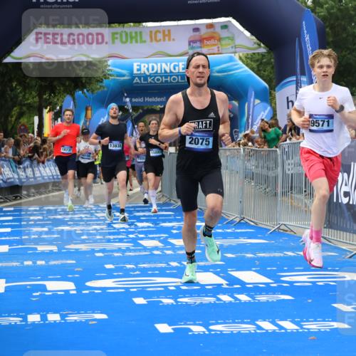 29.06.2025 - hella hamburg halbmarathon Strokosch-Dieckow http://msf.ph/oto/8361792 29.06.2025 10:29:21 Ziel 2075, 8975, 9571, 10156, 12234, 12287, 12337, 13838, 14164, 14395, 15880, 16118, 17197, 18737, 19203 meine-sportfotos.de