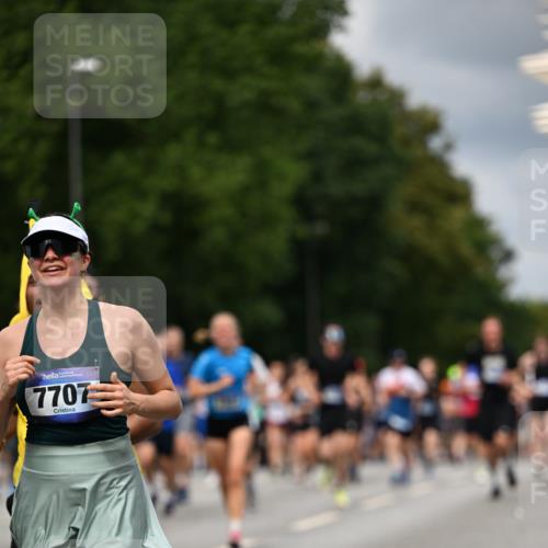 29.06.2025 - hella hamburg halbmarathon Dr. Thomas Lammeyer http://msf.ph/oto/8361886 29.06.2025 10:41:25 Kennedybrücke 56, 1022, 1118, 1253, 1276, 1339, 1488, 1490, 1597, 1819, 1952, 2072, 2104, 2199, 2272, 2552, 3165, 3230, 3398, 3428, 3714, 3873, 4347, 4618, 4733, 5146, 5224, 5560, 5640, 5786, 5940, 6243, 6584, 6804, 6821, 7202, 7235, 7707, 7823, 8257, 8258, 8315, 8758, 9054, 9055, 10024, 10112, 10476, 10762, 10798, 10862, 10919, 10931 meine-sportfotos.de