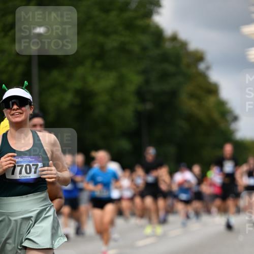 29.06.2025 - hella hamburg halbmarathon Dr. Thomas Lammeyer http://msf.ph/oto/8361892 29.06.2025 10:41:25 Kennedybrücke 56, 1022, 1118, 1253, 1276, 1339, 1488, 1490, 1597, 1819, 1952, 2072, 2104, 2199, 2272, 2552, 3165, 3230, 3398, 3428, 3714, 3873, 4347, 4618, 4733, 5146, 5224, 5560, 5640, 5786, 5940, 6243, 6584, 6804, 6821, 7202, 7235, 7707, 7823, 8257, 8258, 8315, 8758, 9054, 9055, 10024, 10112, 10476, 10762, 10798, 10862, 10919, 10931 meine-sportfotos.de