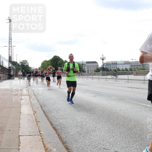 29.06.2025 - hella hamburg halbmarathon Lena Gebhardt http://msf.ph/oto/8361897 29.06.2025 10:14:13 Lombardsbrücke 13285, 15482, 1131, 1194, 1406, 1480, 1890, 2494, 3756, 3939, 4001, 4032, 4962, 5670, 5719, 6028, 6083, 6089, 6287, 6366, 6710, 7209, 7442, 7462, 7802, 7840, 7991, 8001, 8057, 8409, 8673, 8892, 9845, 9886, 10224, 10442, 10443, 11441, 11987, 12467, 12938, 13237, 13285, 13788, 14488, 15085, 15482, 15721, 15722, 15840, 16126, 17439, 17985, 18041, 18236, 18239 meine-sportfotos.de
