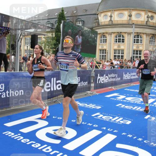 29.06.2025 - hella hamburg halbmarathon Michael Strokosch http://msf.ph/oto/8361923 29.06.2025 10:55:35 Ziel 2252, 3037, 4951, 5319, 6591, 8573, 11554, 11568, 12196, 12544, 12584, 13267, 14036, 14592, 16110, 16213, 16334, 16609, 17615 meine-sportfotos.de