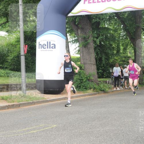 29.06.2025 - hella hamburg halbmarathon KatJ http://msf.ph/oto/8361940 29.06.2025 10:22:36 Zwischen KM18-KM19 1910, 4602 meine-sportfotos.de