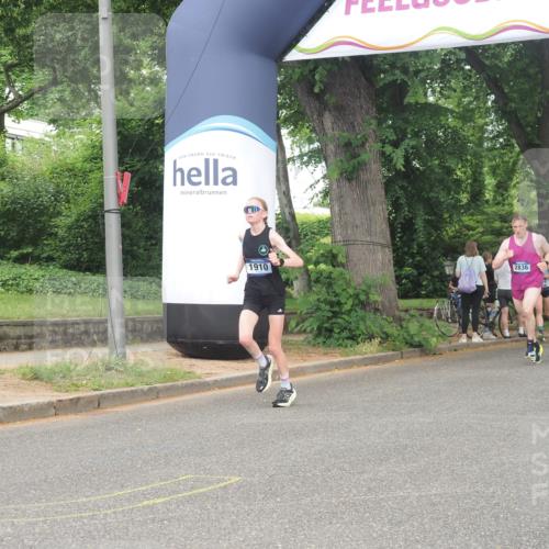 29.06.2025 - hella hamburg halbmarathon KatJ http://msf.ph/oto/8361970 29.06.2025 10:22:36 Zwischen KM18-KM19 1910, 4602 meine-sportfotos.de