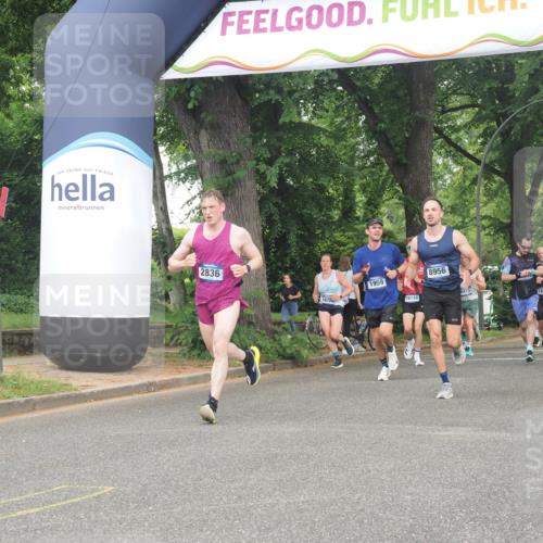 29.06.2025 - hella hamburg halbmarathon KatJ http://msf.ph/oto/8362080 29.06.2025 10:22:38 Zwischen KM18-KM19 1910, 1959, 2836, 4602 meine-sportfotos.de