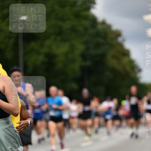 29.06.2025 - hella hamburg halbmarathon Dr. Thomas Lammeyer http://msf.ph/oto/8362094 29.06.2025 10:41:26 Kennedybrücke 56, 1022, 1118, 1253, 1276, 1339, 1488, 1490, 1597, 1819, 1952, 2072, 2104, 2199, 2272, 2480, 2552, 3165, 3230, 3714, 3873, 4347, 4618, 4733, 5146, 5224, 5560, 5640, 5786, 5940, 6243, 6584, 6804, 6821, 7202, 7235, 7707, 7823, 8257, 8258, 8315, 8758, 9054, 9055, 10024, 10112, 10476, 10762, 10798, 10862, 10919, 10931 meine-sportfotos.de