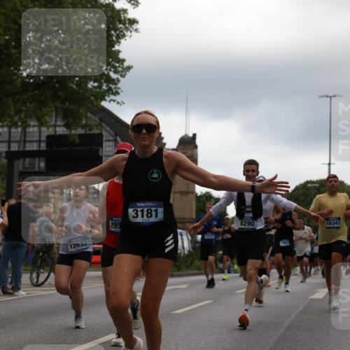 29.06.2025 - hella hamburg halbmarathon Yannick Fuchs http://msf.ph/oto/8362132 29.06.2025 10:53:15 20KM 1285, 2006, 2348, 2584, 2677, 2957, 2978, 3114, 3181, 3279, 3425, 3983, 4088, 4592, 5347, 5633, 5885, 6087, 6202, 6220, 6438, 6997, 7031, 7223, 7287, 7476, 8290, 9655, 10036, 10587, 10759, 10896, 10943, 11935, 11938, 12206, 12261, 12564, 12633, 12736, 12862, 13583, 13761, 14375, 14567, 14732, 14902, 14965, 15232, 15240, 15284, 15824, 16160, 16341, 16563, 16910, 16980, 17017, 17346, 17503, 17630, 18153, 18266, 18327, 18467, 18716, 19015, 19160 meine-sportfotos.de