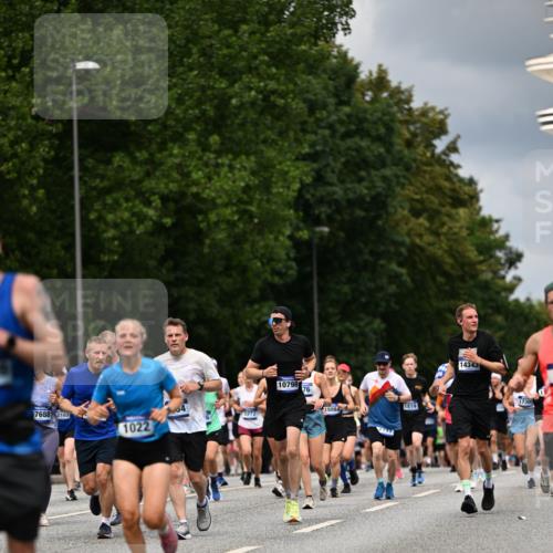 29.06.2025 - hella hamburg halbmarathon Dr. Thomas Lammeyer http://msf.ph/oto/8362146 29.06.2025 10:41:27 Kennedybrücke 56, 1022, 1118, 1253, 1276, 1339, 1488, 1490, 1597, 1819, 1952, 2072, 2104, 2199, 2272, 2480, 2552, 3165, 3230, 3714, 3873, 4347, 4618, 4733, 5146, 5224, 5560, 5640, 5786, 5940, 6243, 6584, 6804, 6821, 7085, 7202, 7235, 7707, 7823, 8257, 8258, 8315, 8758, 9054, 9055, 10024, 10112, 10476, 10762, 10798, 10862, 10919, 10931 meine-sportfotos.de