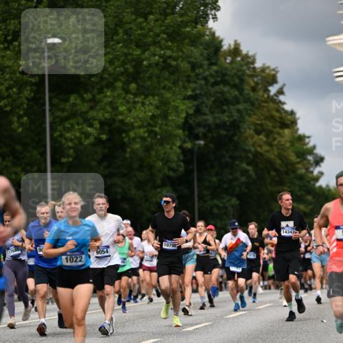 29.06.2025 - hella hamburg halbmarathon Dr. Thomas Lammeyer http://msf.ph/oto/8362185 29.06.2025 10:41:27 Kennedybrücke 56, 1022, 1118, 1253, 1276, 1339, 1488, 1490, 1597, 1819, 1952, 2072, 2104, 2199, 2272, 2480, 2552, 3165, 3230, 3714, 3873, 4347, 4618, 4733, 5146, 5224, 5560, 5640, 5786, 5940, 6243, 6584, 6804, 6821, 7085, 7202, 7235, 7707, 7823, 8257, 8258, 8315, 8758, 9054, 9055, 10024, 10112, 10476, 10762, 10798, 10862, 10919, 10931 meine-sportfotos.de