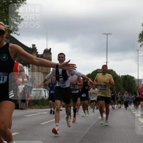 29.06.2025 - hella hamburg halbmarathon Yannick Fuchs http://msf.ph/oto/8362200 29.06.2025 10:53:15 20KM 1285, 2006, 2348, 2584, 2677, 2957, 2978, 3114, 3181, 3279, 3425, 3983, 4088, 4592, 5347, 5633, 5885, 6087, 6202, 6220, 6438, 6997, 7031, 7223, 7287, 7476, 8290, 9655, 10036, 10587, 10759, 10896, 10943, 11935, 11938, 12206, 12261, 12564, 12633, 12736, 12862, 13583, 13761, 14375, 14567, 14732, 14902, 14965, 15232, 15240, 15284, 15824, 16160, 16341, 16563, 16910, 16980, 17017, 17346, 17503, 17630, 18153, 18266, 18327, 18467, 18716, 19015, 19160 meine-sportfotos.de