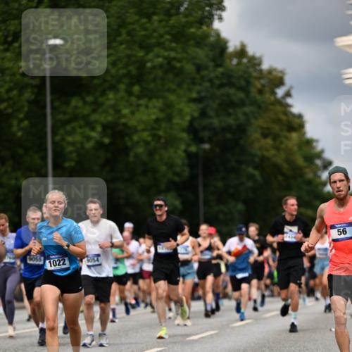 29.06.2025 - hella hamburg halbmarathon Dr. Thomas Lammeyer http://msf.ph/oto/8362241 29.06.2025 10:41:27 Kennedybrücke 56, 1022, 1118, 1253, 1276, 1339, 1488, 1490, 1597, 1819, 1952, 2072, 2104, 2199, 2272, 2480, 2552, 3165, 3230, 3714, 3873, 4347, 4618, 4733, 5146, 5224, 5560, 5640, 5786, 5940, 6243, 6584, 6804, 6821, 7085, 7202, 7235, 7707, 7823, 8257, 8258, 8315, 8758, 9054, 9055, 10024, 10112, 10476, 10762, 10798, 10862, 10919, 10931 meine-sportfotos.de