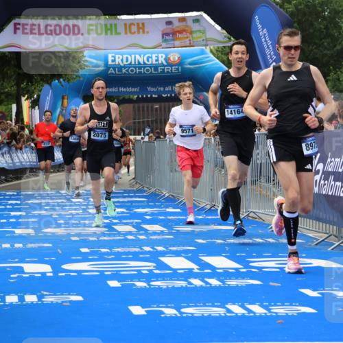 29.06.2025 - hella hamburg halbmarathon Strokosch-Dieckow http://msf.ph/oto/8362321 29.06.2025 10:29:20 Ziel 2075, 8975, 9571, 10156, 12234, 12287, 12337, 13838, 14164, 14395, 15880, 16118, 18737, 19203 meine-sportfotos.de