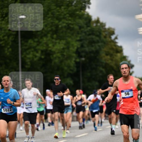 29.06.2025 - hella hamburg halbmarathon Dr. Thomas Lammeyer http://msf.ph/oto/8362359 29.06.2025 10:41:28 Kennedybrücke 56, 1022, 1118, 1253, 1276, 1339, 1488, 1490, 1597, 1819, 1952, 2104, 2199, 2272, 2480, 2552, 3165, 3230, 3714, 3873, 4347, 4618, 4733, 5146, 5224, 5560, 5640, 5786, 5940, 6243, 6584, 6804, 6821, 7085, 7202, 7235, 7707, 7823, 8257, 8258, 8315, 8758, 9054, 9055, 10024, 10112, 10476, 10762, 10798, 10919, 10931 meine-sportfotos.de