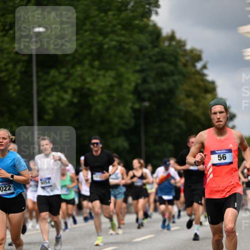 29.06.2025 - hella hamburg halbmarathon Dr. Thomas Lammeyer http://msf.ph/oto/8362380 29.06.2025 10:41:28 Kennedybrücke 56, 1022, 1118, 1253, 1276, 1339, 1488, 1490, 1597, 1819, 1952, 2104, 2199, 2272, 2480, 2552, 3165, 3230, 3714, 3873, 4347, 4618, 4733, 5146, 5224, 5560, 5640, 5786, 5940, 6243, 6584, 6804, 6821, 7085, 7202, 7235, 7707, 7823, 8257, 8258, 8315, 8758, 9054, 9055, 10024, 10112, 10476, 10762, 10798, 10919, 10931 meine-sportfotos.de