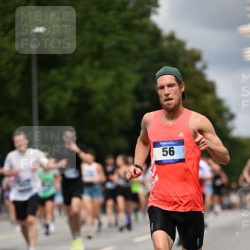 29.06.2025 - hella hamburg halbmarathon Dr. Thomas Lammeyer http://msf.ph/oto/8362454 29.06.2025 10:41:29 Kennedybrücke 56, 1022, 1118, 1253, 1276, 1339, 1488, 1490, 1597, 1819, 1952, 2104, 2199, 2272, 2480, 2552, 3165, 3230, 3714, 3873, 4347, 4618, 4733, 5146, 5224, 5560, 5640, 5940, 6243, 6584, 6804, 6821, 7085, 7202, 7235, 7707, 7823, 8315, 8758, 9054, 9055, 10024, 10112, 10476, 10762, 10798, 10919, 10931 meine-sportfotos.de
