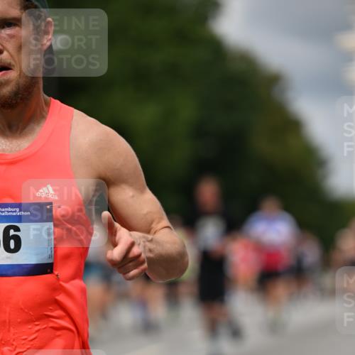 29.06.2025 - hella hamburg halbmarathon Dr. Thomas Lammeyer http://msf.ph/oto/8362527 29.06.2025 10:41:30 Kennedybrücke 56, 1022, 1118, 1253, 1276, 1339, 1488, 1490, 1597, 1819, 1952, 2104, 2199, 2272, 2480, 2552, 3165, 3230, 3714, 3873, 4347, 4442, 4618, 4733, 5146, 5224, 5560, 5640, 5940, 6243, 6584, 6804, 6821, 7085, 7202, 7235, 7544, 7707, 7823, 8315, 8758, 9054, 9055, 10024, 10112, 10476, 10762, 10798, 10919, 10931 meine-sportfotos.de