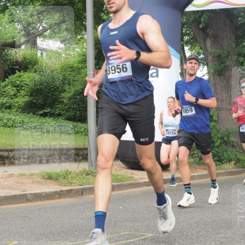 29.06.2025 - hella hamburg halbmarathon KatJ http://msf.ph/oto/8362560 29.06.2025 10:22:40 Zwischen KM18-KM19 1910, 1959, 2836, 6473 meine-sportfotos.de