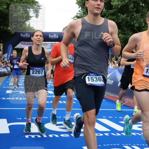 29.06.2025 - hella hamburg halbmarathon Strokosch-Dieckow http://msf.ph/oto/8362611 29.06.2025 10:50:57 Ziel 1466, 1630, 2207, 3654, 3947, 4077, 4839, 5018, 7052, 7369, 8117, 8205, 8261, 8572, 8704, 10215, 10508, 10603, 11551, 12778, 13008, 13687, 14125, 15362, 15395, 15643, 16285, 17221, 18066, 18350 meine-sportfotos.de