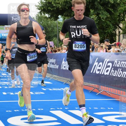 29.06.2025 - hella hamburg halbmarathon Strokosch-Dieckow http://msf.ph/oto/8362632 29.06.2025 10:50:54 Ziel 1466, 1630, 2207, 3654, 3947, 4839, 5018, 7052, 7369, 8117, 8205, 8572, 10215, 10750, 11551, 12778, 13008, 13687, 14125, 15362, 15395, 15643, 16285, 17221, 18182, 18350 meine-sportfotos.de