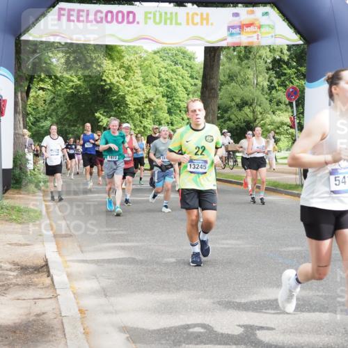 29.06.2025 - hella hamburg halbmarathon MichiJ http://msf.ph/oto/8362648 29.06.2025 10:43:22 Zwischen KM18-KM19 3042, 4152, 5418, 6591, 7037, 8255, 8393, 9622, 9820, 13245, 13474, 16121, 16470, 16679, 17468, 17758, 18125 meine-sportfotos.de