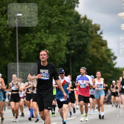 29.06.2025 - hella hamburg halbmarathon Dr. Thomas Lammeyer http://msf.ph/oto/8362657 29.06.2025 10:41:32 Kennedybrücke 56, 1022, 1118, 1276, 1339, 1488, 1490, 1597, 1819, 1952, 2104, 2199, 2272, 2480, 2552, 3165, 3230, 3714, 3873, 4347, 4442, 4618, 4733, 5146, 5224, 5560, 5640, 5940, 6243, 6584, 6804, 6821, 7085, 7202, 7235, 7544, 7707, 7823, 8315, 8758, 9054, 9055, 9288, 10024, 10112, 10159, 10476, 10762, 10798, 10919, 10931 meine-sportfotos.de
