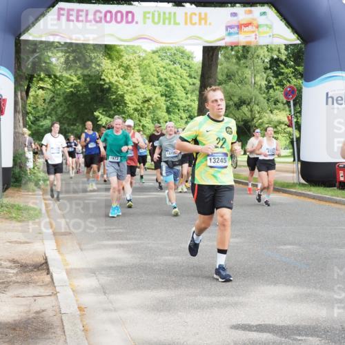 29.06.2025 - hella hamburg halbmarathon MichiJ http://msf.ph/oto/8362670 29.06.2025 10:43:22 Zwischen KM18-KM19 3042, 4152, 5418, 6591, 7037, 8255, 8393, 9622, 9820, 13245, 13474, 16121, 16470, 16679, 17468, 17758, 18125 meine-sportfotos.de