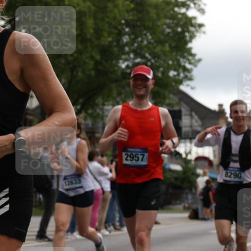 29.06.2025 - hella hamburg halbmarathon Yannick Fuchs http://msf.ph/oto/8362672 29.06.2025 10:53:16 20KM 1285, 2006, 2348, 2584, 2677, 2957, 2978, 3114, 3181, 3279, 3425, 3983, 4088, 4592, 5347, 5633, 5885, 6087, 6202, 6220, 6438, 6997, 7031, 7223, 7287, 7476, 8290, 10036, 10587, 10759, 10896, 10943, 11935, 11938, 12206, 12261, 12564, 12633, 12736, 12862, 13583, 13761, 14375, 14567, 14732, 14902, 14965, 15232, 15240, 15284, 15824, 16160, 16341, 16910, 16980, 17017, 17176, 17346, 17503, 17630, 18153, 18266, 18327, 18467, 18716, 19015, 19160 meine-sportfotos.de