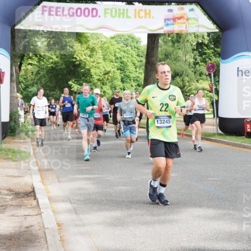 29.06.2025 - hella hamburg halbmarathon MichiJ http://msf.ph/oto/8362704 29.06.2025 10:43:22 Zwischen KM18-KM19 3042, 4152, 5418, 6591, 7037, 8255, 8393, 9622, 9820, 13245, 13474, 16121, 16470, 16679, 17468, 17758, 18125 meine-sportfotos.de