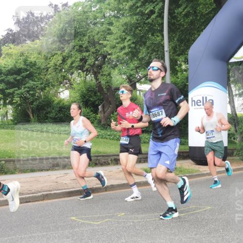 29.06.2025 - hella hamburg halbmarathon KatJ http://msf.ph/oto/8362726 29.06.2025 10:22:41 Zwischen KM18-KM19 1910, 1959, 2836, 6473 meine-sportfotos.de