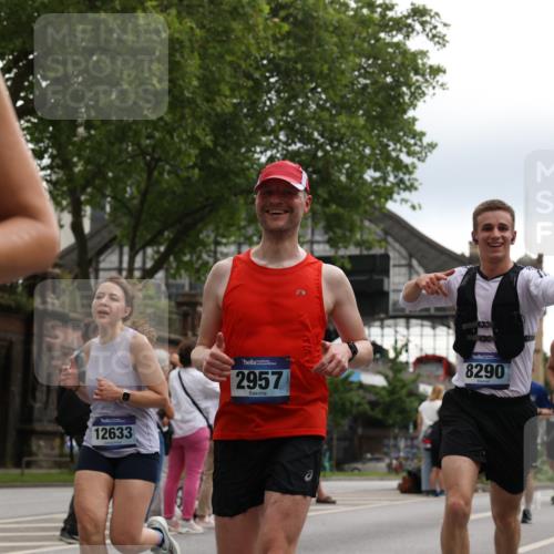 29.06.2025 - hella hamburg halbmarathon Yannick Fuchs http://msf.ph/oto/8362739 29.06.2025 10:53:16 20KM 1285, 2006, 2348, 2584, 2677, 2957, 2978, 3114, 3181, 3279, 3425, 3983, 4088, 4592, 5347, 5633, 5885, 6087, 6202, 6220, 6438, 6997, 7031, 7223, 7287, 7476, 8290, 10036, 10587, 10759, 10896, 10943, 11935, 11938, 12206, 12261, 12564, 12633, 12736, 12862, 13583, 13761, 14375, 14567, 14732, 14902, 14965, 15232, 15240, 15284, 15824, 16160, 16341, 16910, 16980, 17017, 17176, 17346, 17503, 17630, 18153, 18266, 18327, 18467, 18716, 19015, 19160 meine-sportfotos.de