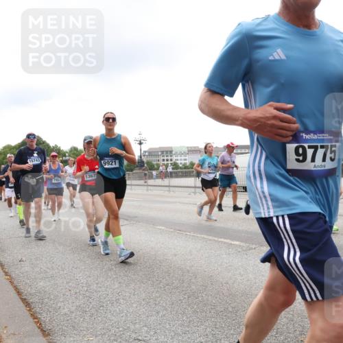 29.06.2025 - hella hamburg halbmarathon Lena Gebhardt http://msf.ph/oto/8362749 29.06.2025 10:48:26 Lombardsbrücke 15743, 2958, 1367, 9921, 2932, 9775, 1142, 1157, 1167, 1174, 1175, 1584, 1645, 1701, 2037, 2163, 2195, 2418, 2437, 2438, 2475, 2627, 2650, 2716, 2756, 2909, 2958, 3224, 3320, 3468, 3504, 3661, 3679, 3933, 4327, 4588, 5010, 5585, 5781, 5952, 6143, 7203, 7393, 7394, 7532, 7916, 7947, 7948, 8461, 8521, 8719, 8760, 8948, 9356, 9775, 9787, 9921, 10059, 10145, 10204, 10777, 10794, 11548, 11742, 11781, 13814, 13845, 15715, 16498, 16499, 16701 meine-sportfotos.de