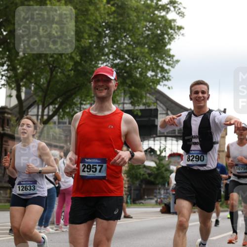 29.06.2025 - hella hamburg halbmarathon Yannick Fuchs http://msf.ph/oto/8362756 29.06.2025 10:53:16 20KM 1285, 2006, 2348, 2584, 2677, 2957, 2978, 3114, 3181, 3279, 3425, 3983, 4088, 4592, 5347, 5633, 5885, 6087, 6202, 6220, 6438, 6997, 7031, 7223, 7287, 7476, 8290, 10036, 10587, 10759, 10896, 10943, 11935, 11938, 12206, 12261, 12564, 12633, 12736, 12862, 13583, 13761, 14375, 14567, 14732, 14902, 14965, 15232, 15240, 15284, 15824, 16160, 16341, 16910, 16980, 17017, 17176, 17346, 17503, 17630, 18153, 18266, 18327, 18467, 18716, 19015, 19160 meine-sportfotos.de