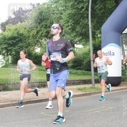 29.06.2025 - hella hamburg halbmarathon KatJ http://msf.ph/oto/8362778 29.06.2025 10:22:42 Zwischen KM18-KM19 1910, 1959, 2836, 6473 meine-sportfotos.de