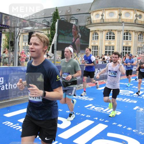 29.06.2025 - hella hamburg halbmarathon Michael Strokosch http://msf.ph/oto/8362791 29.06.2025 10:55:55 Ziel 1179, 2612, 3256, 3668, 4772, 6569, 7147, 7976, 8968, 9246, 10084, 12858, 13474, 15884, 16401, 16434, 16786, 18125, 18867, 19047 meine-sportfotos.de