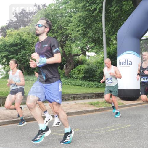 29.06.2025 - hella hamburg halbmarathon KatJ http://msf.ph/oto/8362806 29.06.2025 10:22:42 Zwischen KM18-KM19 1910, 1959, 2836, 6473 meine-sportfotos.de