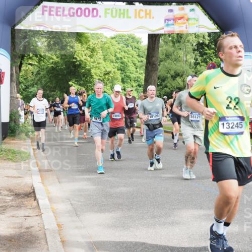 29.06.2025 - hella hamburg halbmarathon MichiJ http://msf.ph/oto/8362807 29.06.2025 10:43:23 Zwischen KM18-KM19 1972, 2982, 3042, 4152, 4594, 5418, 7037, 8255, 8393, 9622, 9820, 10093, 13245, 13474, 16121, 16470, 16679, 17468, 17758, 18125, 18208 meine-sportfotos.de