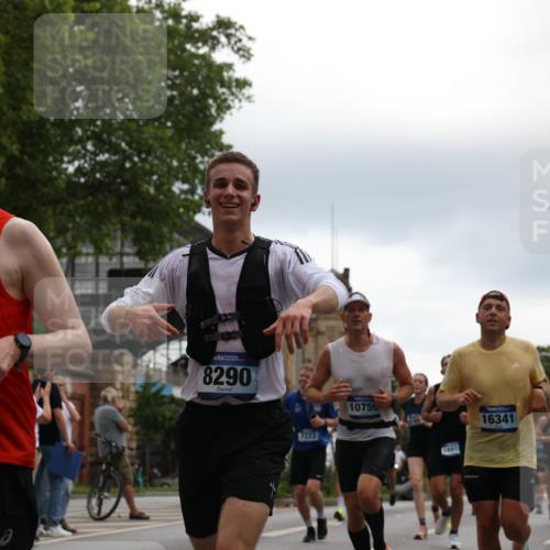 29.06.2025 - hella hamburg halbmarathon Yannick Fuchs http://msf.ph/oto/8362860 29.06.2025 10:53:16 20KM 1285, 2006, 2348, 2584, 2677, 2957, 2978, 3114, 3181, 3279, 3425, 3983, 4088, 4592, 5347, 5633, 5885, 6087, 6202, 6220, 6438, 6997, 7031, 7223, 7287, 7476, 8290, 10036, 10587, 10759, 10896, 10943, 11935, 11938, 12206, 12261, 12564, 12633, 12736, 12862, 13583, 13761, 14375, 14567, 14732, 14902, 14965, 15232, 15240, 15284, 15824, 16160, 16341, 16910, 16980, 17017, 17176, 17346, 17503, 17630, 18153, 18266, 18327, 18467, 18716, 19015, 19160 meine-sportfotos.de