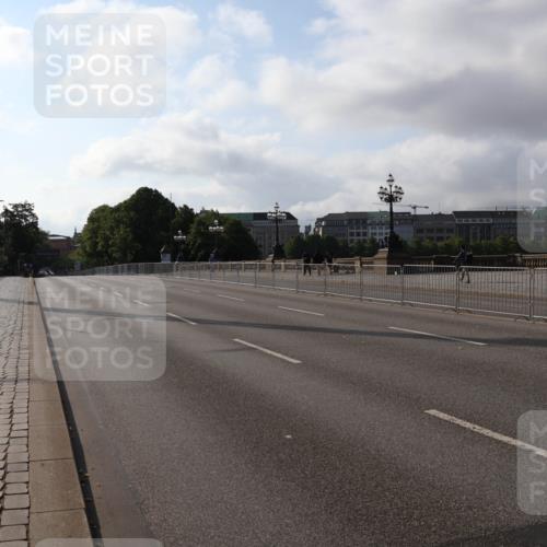 29.06.2025 - hella hamburg halbmarathon Lena Gebhardt http://msf.ph/oto/8362922 29.06.2025 08:29:09 Lombardsbrücke  meine-sportfotos.de