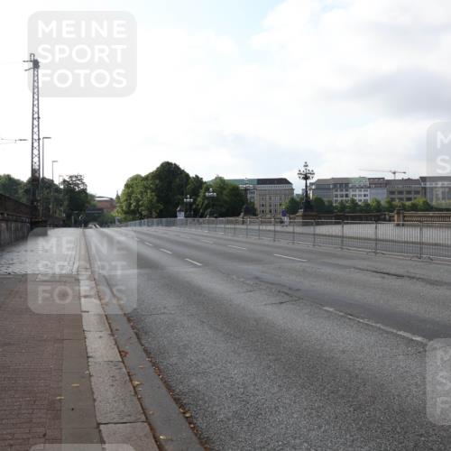 29.06.2025 - hella hamburg halbmarathon Lena Gebhardt http://msf.ph/oto/8362948 29.06.2025 08:29:33 Lombardsbrücke  meine-sportfotos.de