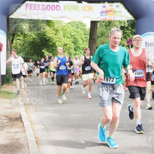 29.06.2025 - hella hamburg halbmarathon MichiJ http://msf.ph/oto/8362963 29.06.2025 10:43:25 Zwischen KM18-KM19 1972, 2083, 2741, 2982, 2996, 3042, 4152, 4594, 4813, 5418, 7037, 8255, 9622, 9820, 10093, 13245, 13474, 16121, 16470, 16679, 17468, 17758, 17828, 18117, 18125, 18208, 18899, 19184 meine-sportfotos.de