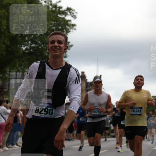 29.06.2025 - hella hamburg halbmarathon Yannick Fuchs http://msf.ph/oto/8362976 29.06.2025 10:53:17 20KM 1285, 2006, 2348, 2584, 2677, 2957, 2978, 3114, 3181, 3279, 3425, 3983, 4088, 4592, 5347, 5885, 6087, 6202, 6220, 6438, 6997, 7031, 7223, 7287, 7476, 8290, 10036, 10587, 10759, 10896, 10943, 11935, 11938, 12206, 12261, 12564, 12633, 12736, 12862, 13583, 13761, 14375, 14567, 14732, 14902, 14928, 14965, 15232, 15240, 15284, 15824, 16160, 16341, 16910, 16980, 17017, 17176, 17346, 17503, 17630, 18153, 18266, 18327, 18467, 18485, 18716, 19015, 19160 meine-sportfotos.de
