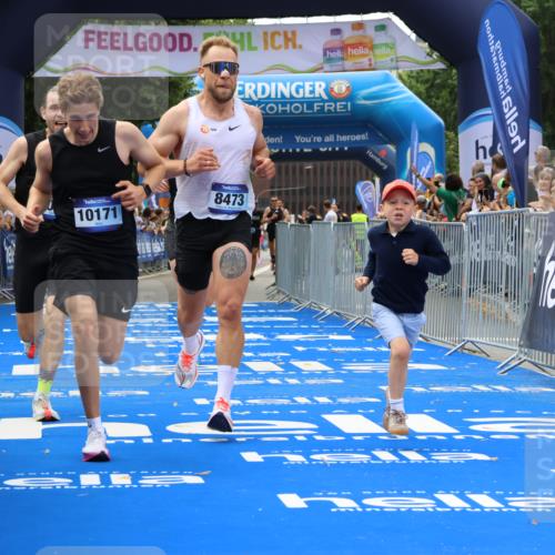 29.06.2025 - hella hamburg halbmarathon Strokosch-Dieckow http://msf.ph/oto/8362997 29.06.2025 10:29:08 Ziel 3043, 8473, 10171, 10351, 16157, 18874, 19194 meine-sportfotos.de