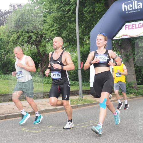 29.06.2025 - hella hamburg halbmarathon KatJ http://msf.ph/oto/8363048 29.06.2025 10:22:42 Zwischen KM18-KM19 1910, 1959, 2836, 6473 meine-sportfotos.de