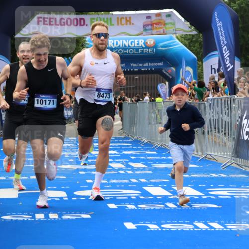29.06.2025 - hella hamburg halbmarathon Strokosch-Dieckow http://msf.ph/oto/8363074 29.06.2025 10:29:08 Ziel 3043, 8473, 10171, 10351, 16157, 18874, 19194 meine-sportfotos.de
