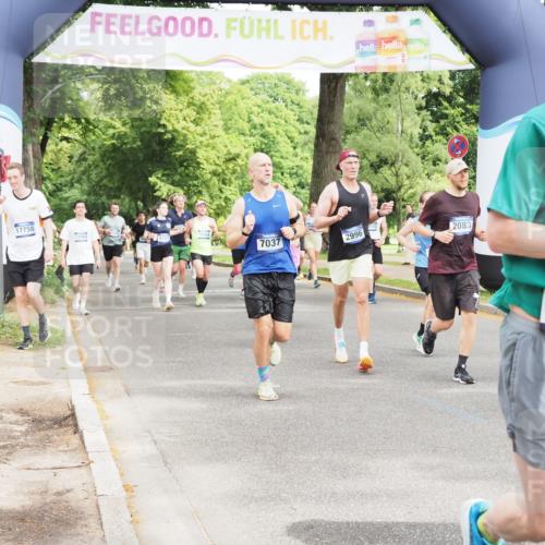 29.06.2025 - hella hamburg halbmarathon MichiJ http://msf.ph/oto/8363090 29.06.2025 10:43:25 Zwischen KM18-KM19 1972, 2083, 2741, 2982, 2996, 3042, 4152, 4594, 4813, 5418, 7037, 8255, 9622, 9820, 10093, 13245, 13474, 16121, 16470, 16679, 17468, 17758, 17828, 18117, 18125, 18208, 18899, 19184 meine-sportfotos.de