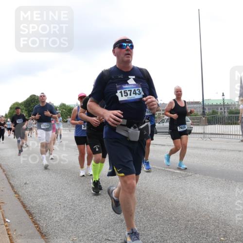 29.06.2025 - hella hamburg halbmarathon Lena Gebhardt http://msf.ph/oto/8363108 29.06.2025 10:48:28 Lombardsbrücke 3320, 18248, 29, 15743, 022, 2650, 1142, 1157, 1167, 1174, 1175, 1584, 1645, 1701, 2037, 2163, 2195, 2418, 2437, 2438, 2475, 2627, 2650, 2716, 2756, 2909, 2958, 3224, 3320, 3468, 3504, 3661, 3679, 3933, 4327, 4588, 5010, 5585, 5781, 5952, 6143, 7203, 7393, 7394, 7532, 7916, 7947, 7948, 8461, 8521, 8719, 8760, 8948, 9356, 9775, 9787, 9921, 10059, 10145, 10204, 10366, 10654, 10656, 10777, 10794, 11548, 11742, 11781, 13814, 13845, 15715, 16498, 16499, 16701 meine-sportfotos.de