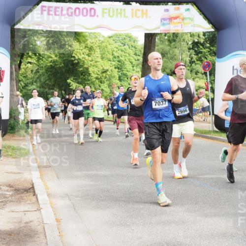 29.06.2025 - hella hamburg halbmarathon MichiJ http://msf.ph/oto/8363185 29.06.2025 10:43:26 Zwischen KM18-KM19 1972, 2083, 2741, 2982, 2996, 3042, 4152, 4594, 4813, 5418, 7037, 8255, 9622, 9727, 9820, 10093, 13064, 13245, 13474, 16121, 16434, 16679, 17468, 17758, 17828, 18117, 18125, 18208, 18899, 19184 meine-sportfotos.de