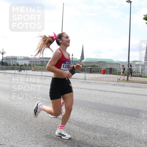 29.06.2025 - hella hamburg halbmarathon Lena Gebhardt http://msf.ph/oto/8363204 29.06.2025 10:14:17 Lombardsbrücke 939, 13285, 1194, 1406, 1480, 1890, 2494, 3020, 3756, 3939, 4032, 4962, 5670, 6028, 6083, 6089, 6287, 6366, 6710, 7209, 7442, 7802, 7840, 7991, 8001, 8057, 8409, 8673, 8892, 9845, 9886, 10224, 10442, 10443, 11441, 11987, 12467, 12938, 13237, 13285, 13788, 14488, 15482, 15721, 15722, 15840, 16126, 17439, 17985, 18041, 18236, 18239 meine-sportfotos.de